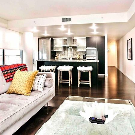 Victoria'S Best Location 2 Bedroom Luxe Condo ภายนอก รูปภาพ