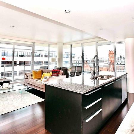 Victoria'S Best Location 2 Bedroom Luxe Condo ภายนอก รูปภาพ